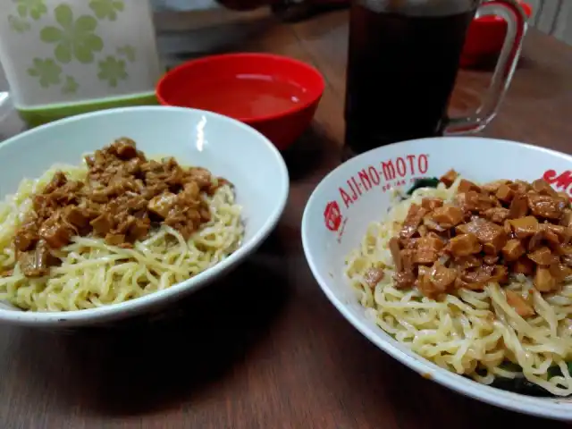 Gambar Makanan Mie Kadut 9