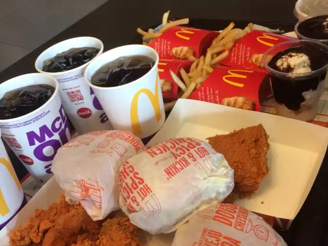 McDonald's Drive-Thru Food Photo 13