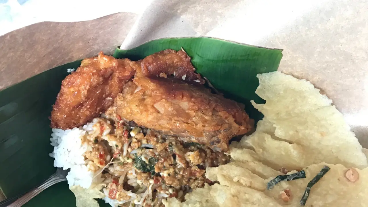 Nasi Pecel Dharmahusada