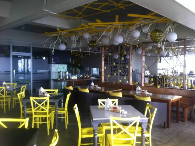 Yellow Lantern Cafe Food Photo 3