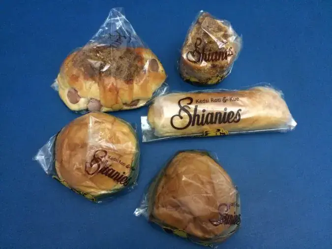 Shianies Bakery