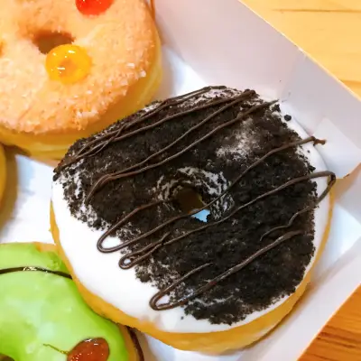 Donat Madu Cihanjuang