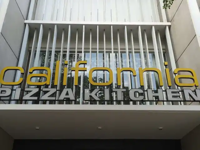 Gambar Makanan California Pizza Kitchen 14