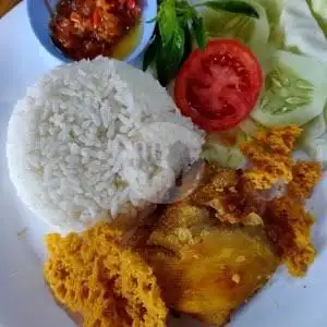 Gambar Makanan Ayam kremes dan sambel welut pakde eko 2