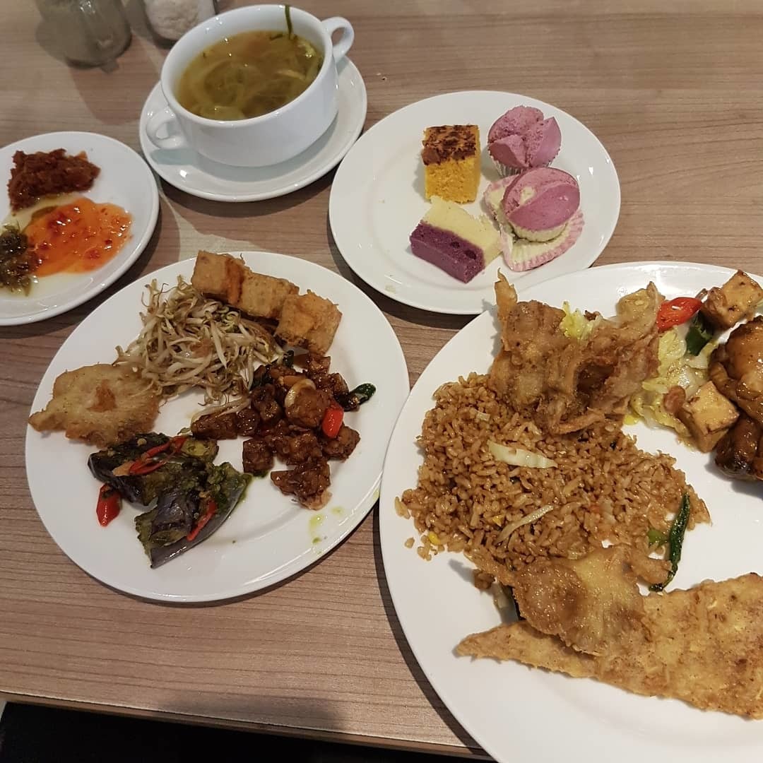 Lime Restaurant & Bar Fave Hotel LTC Glodok terdekat Restoran dan Tempat Makan Restaurant