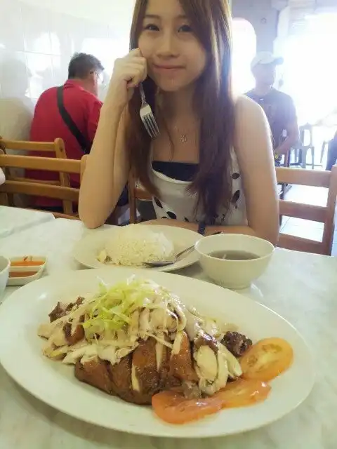 Authentic Chicken Rice Food Photo 12