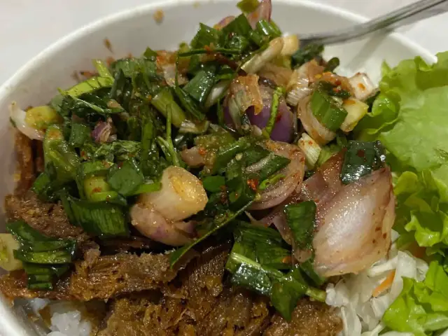 Gambar Makanan Larb Thai Cuisine 11