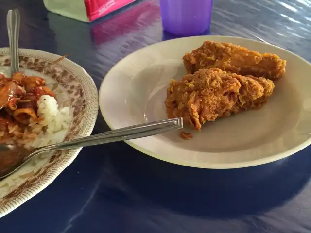 Gerai Nasi Lemak Ayam Goreng KFC Food Photo 11