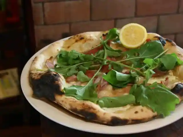 Gino's Brick Oven Pizza Food Photo 9