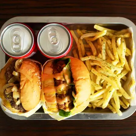 Gambar Makanan Mager Makan Burger Malang 19