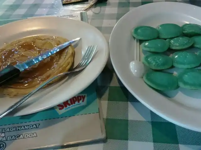 Gambar Makanan Warung Tenda BANG IDO (Kue Cubit & Roti Maryam) 3