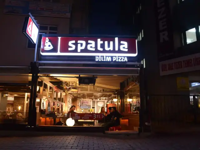 Spatula Dilim Pizza'nin yemek ve ambiyans fotoğrafları 2