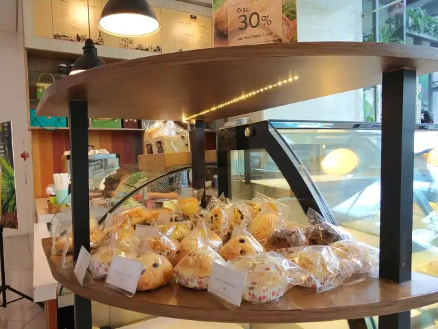 Gambar Makanan Daily Bread Bakery Cafe 6