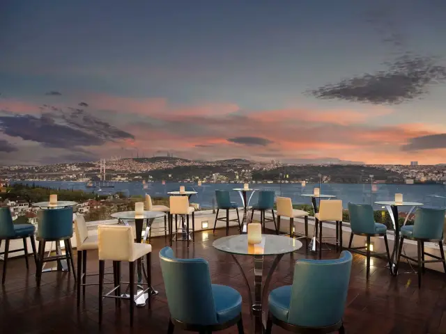 Summit Bar and Terrace - Conrad İstanbul Bosphorus