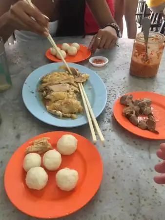 Chung Wah Chicken Rice Ball Food Photo 1