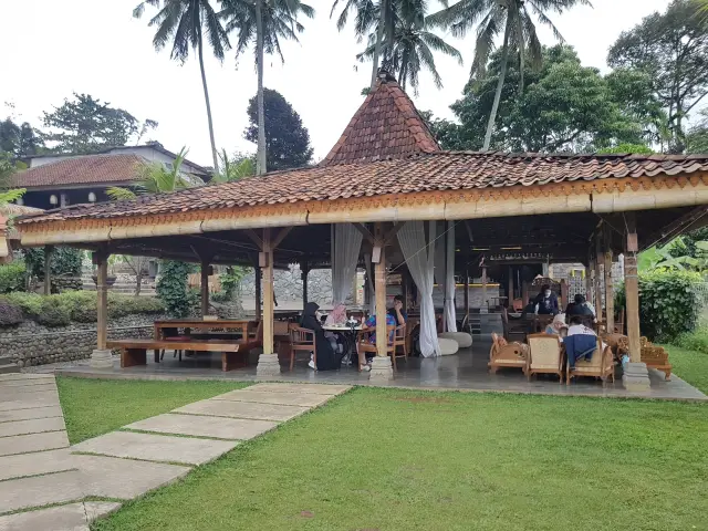 Gambar Makanan Ngopi di Sawah 15