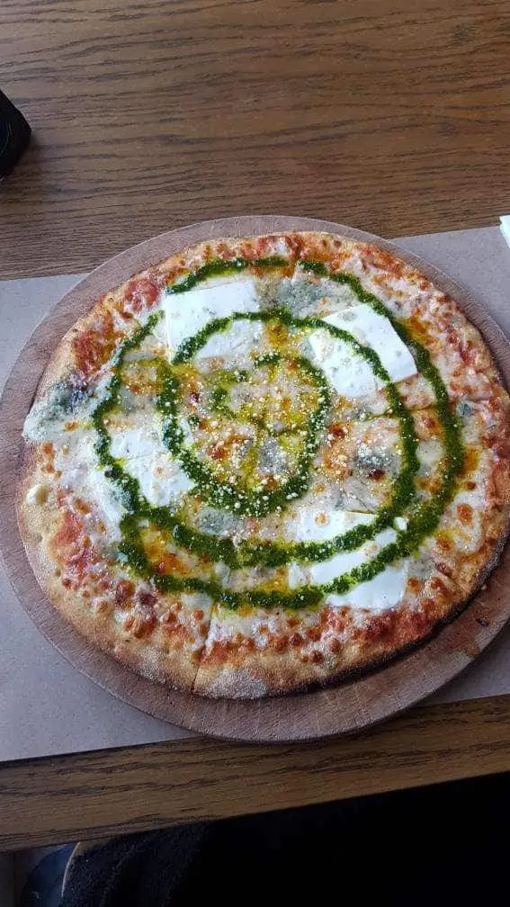 Pizza Locale'nin yemek ve ambiyans fotoğrafları 15