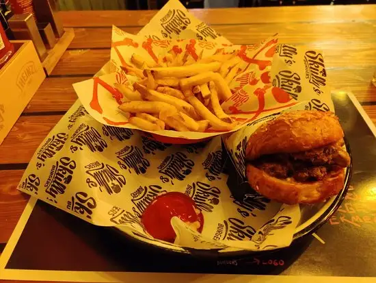 Skully's Burgers'nin yemek ve ambiyans fotoğrafları 31