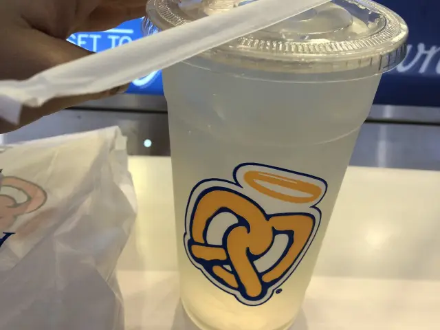 Gambar Makanan Auntie Anne's 10