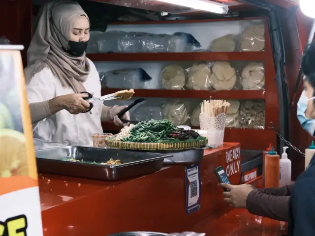 Gambar Makanan Mendoan Pecel GBK 3