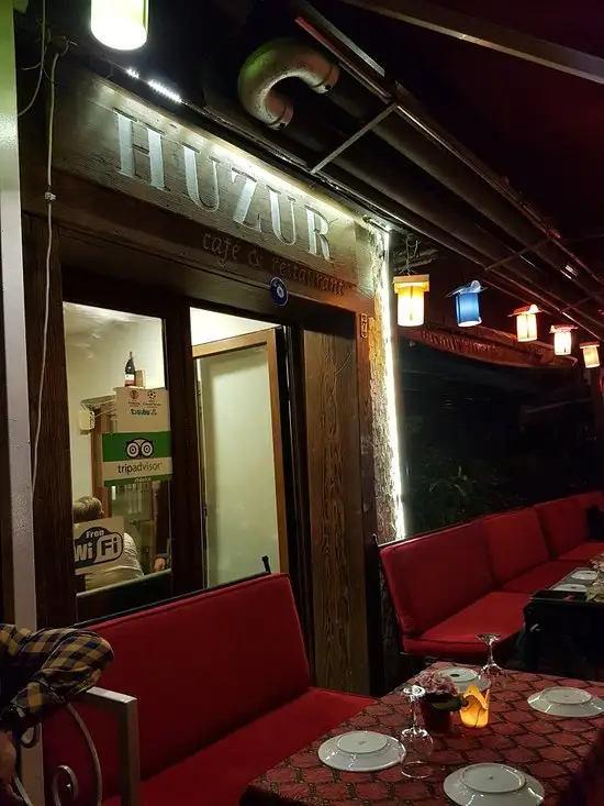 Huzur Cafe & Restaurant'nin yemek ve ambiyans fotoğrafları 12