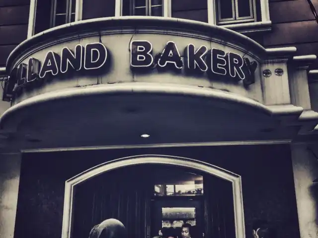 Holland Bakery