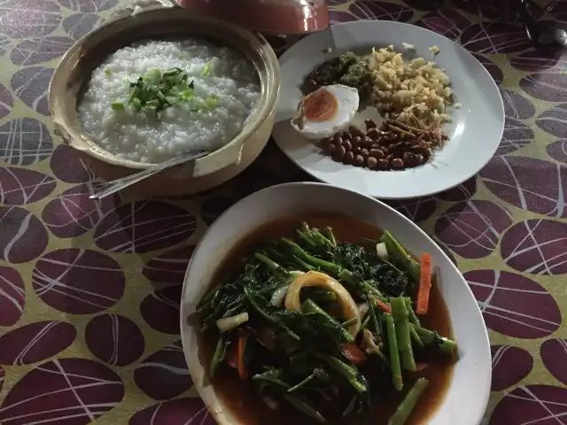 Medan Selera Taman Sri Aman Food Photo 8