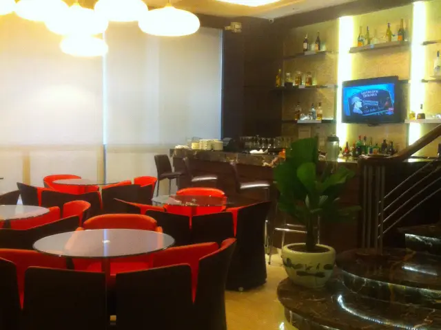 Lobby Lounge - Ramada Manila Central Food Photo 5