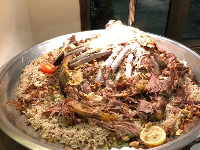Gambar Makanan Al Nafoura Lebanese Restaurant 5