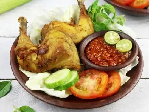 Pecel Ayam Budhe Hj. Sarmah, Jl. Wisma Tajur