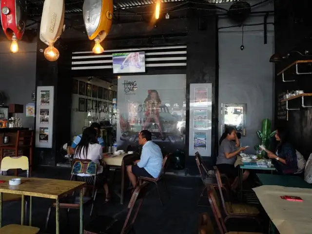 Gambar Makanan Hang Out at Renon by Resep Thai 17