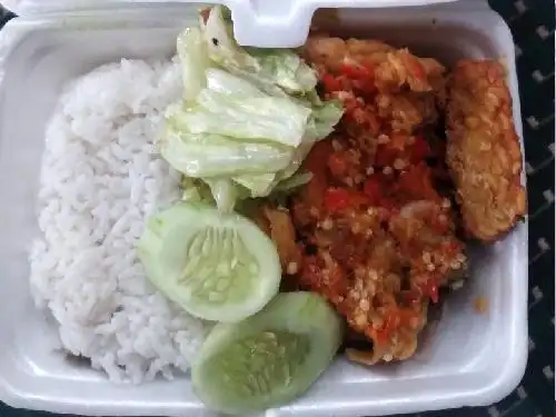 Geprek & Lalapan Sambal Nyonyor Bu Afka, Wandira Sakti