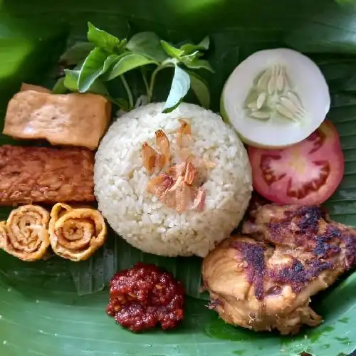 Gambar Makanan NASI KELOR AYAM AL-SYAKIRIN NIKMATALLAH - UPG, Jl. Abu Bakar Lambogo 1 No.8A 7