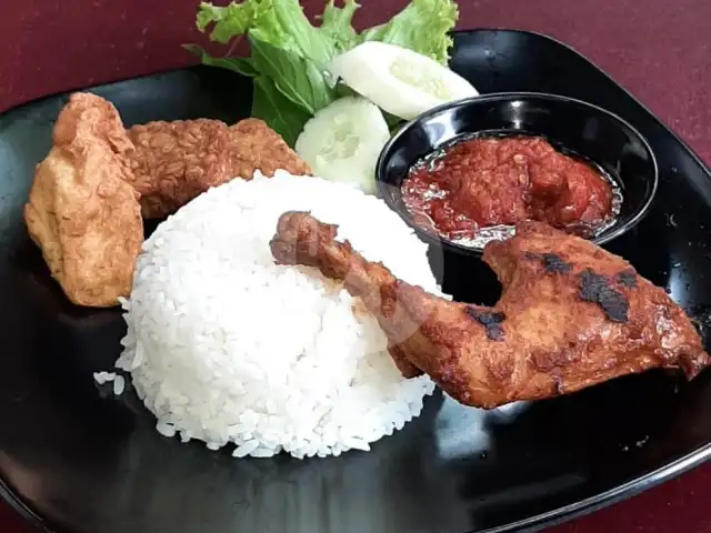 Gambar Makanan Ayam Bakar Bu Ira, Sukajadi 10