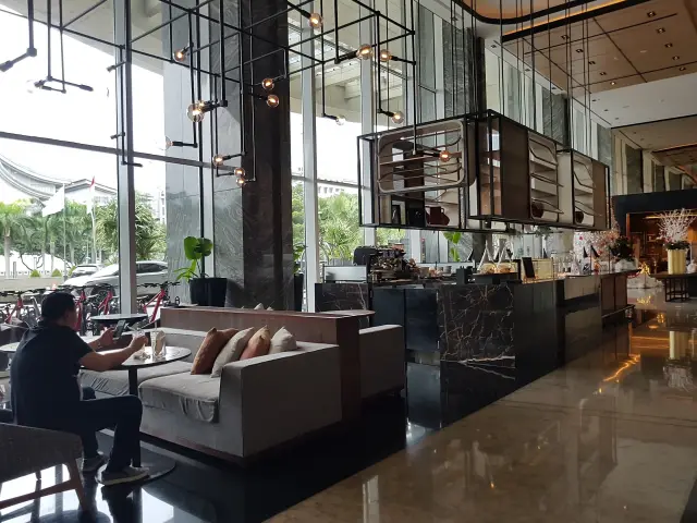 Gambar Makanan Brownmilk Deli - Hotel Swissotel Jakarta PIK Avenue 2
