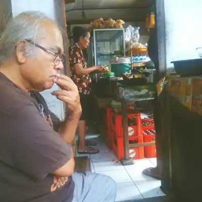 warung tipat cantok dan rujak kesatrian