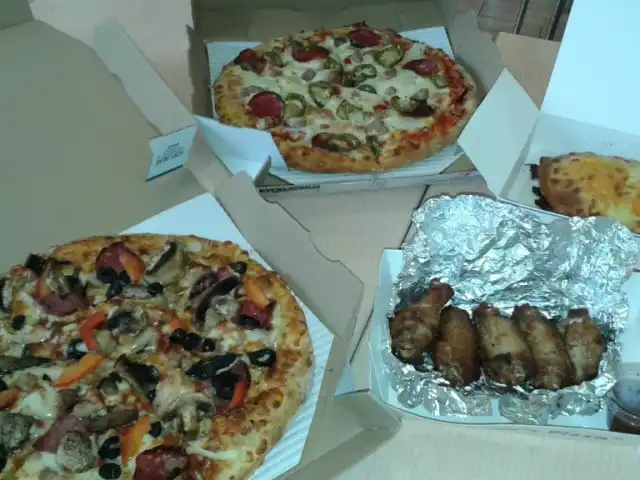 Gambar Makanan Domino's Pizza Plaza Pondok Gede 4