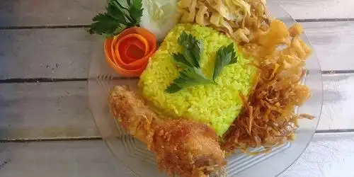 Nasi Kuning Jamur dan Geprek Krispi Bu Penika, Pogung Kidul