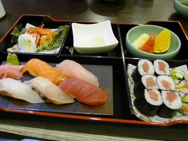 Azabu Sushi & Teppanyaki Food Photo 15