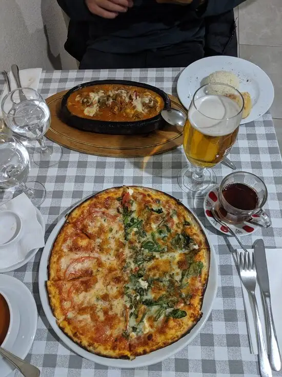 Ozi Pizza and Pasta'nin yemek ve ambiyans fotoğrafları 4