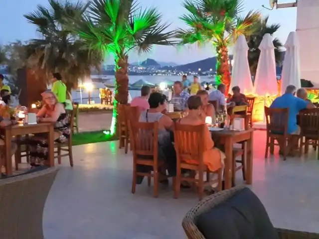Rokka Beach Restaurant'nin yemek ve ambiyans fotoğrafları 40