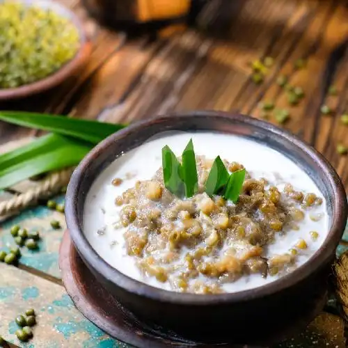 Gambar Makanan Bubur Candil & Rujak Buah Ny Sahdili, Sebelahnya ROCKET CHICKEN 11