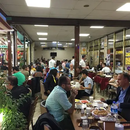 Çakıbey Etliekmek & Izgara'nin yemek ve ambiyans fotoğrafları 4