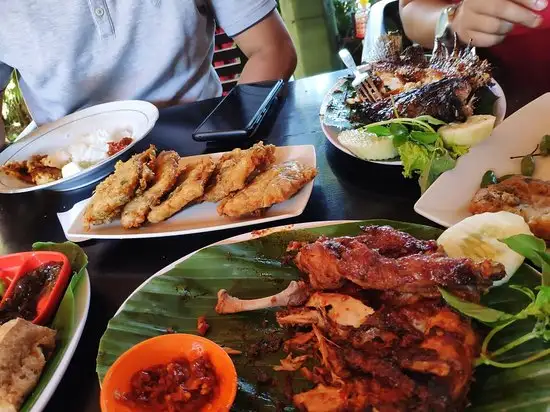 Gambar Makanan Warung Lesehan dan Ayam Bakar Bu Mamik 17