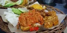 Ayam Geprek Recet, Tanah Kusir