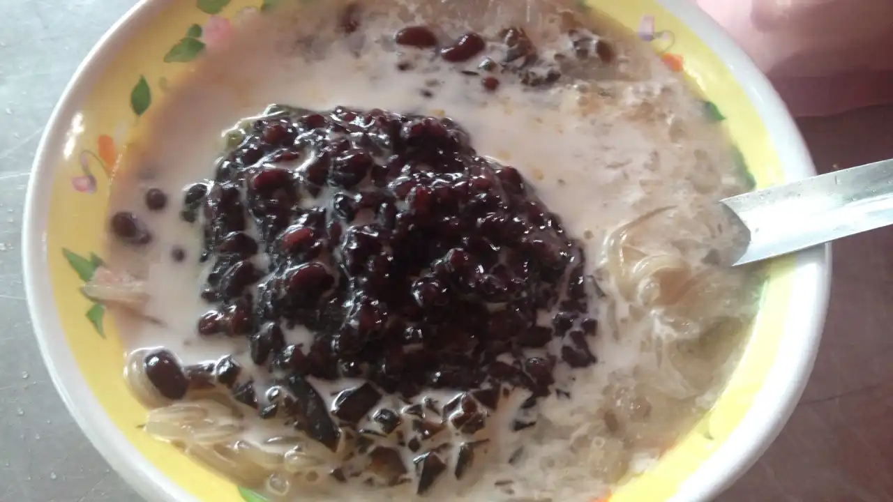 Chen Hun Tiau  , Gerobak Ahua (cendol sagu kacang merah)