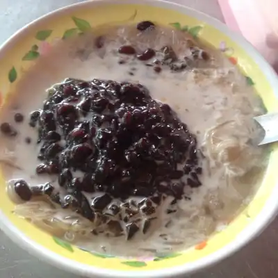 Chen Hun Tiau  , Gerobak Ahua (cendol sagu kacang merah)