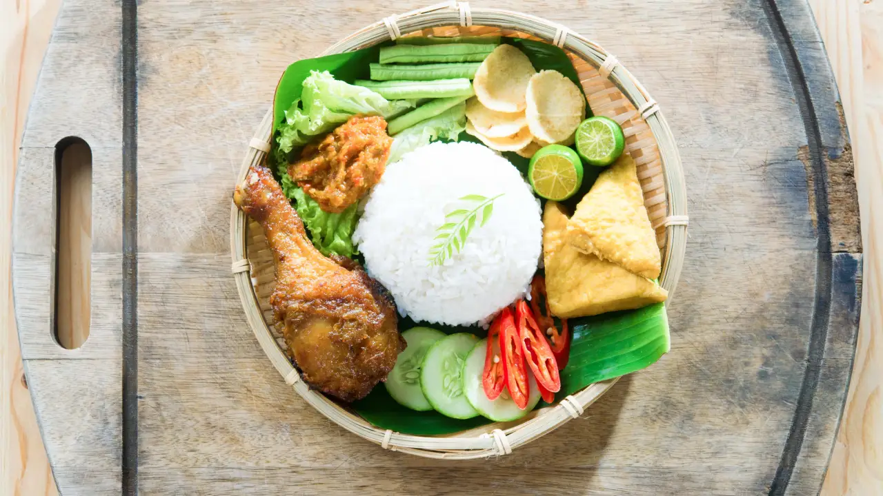 DAPUR  BONDA (APARTMENT SERI KEMBOJÀ )