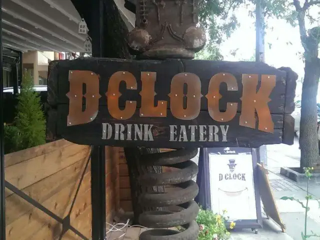 D Clock Drink Eatery'nin yemek ve ambiyans fotoğrafları 6