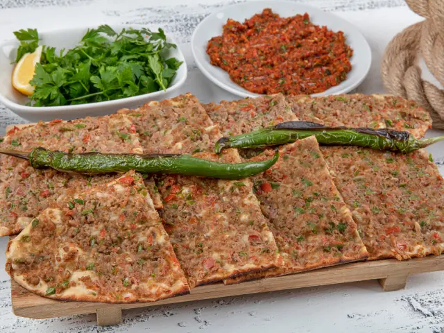 Kalkan Etliekmek & Lahmacun'nin yemek ve ambiyans fotoğrafları 1